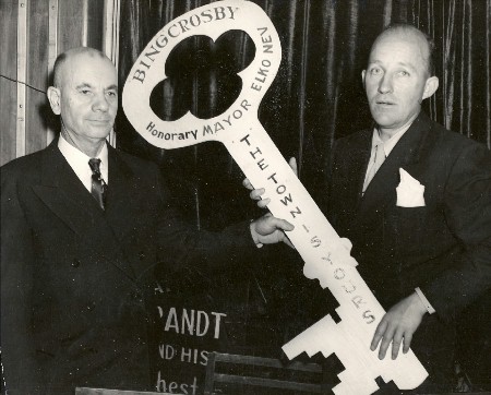 Elko Mayor Dave Dotta presents the Key to the City.